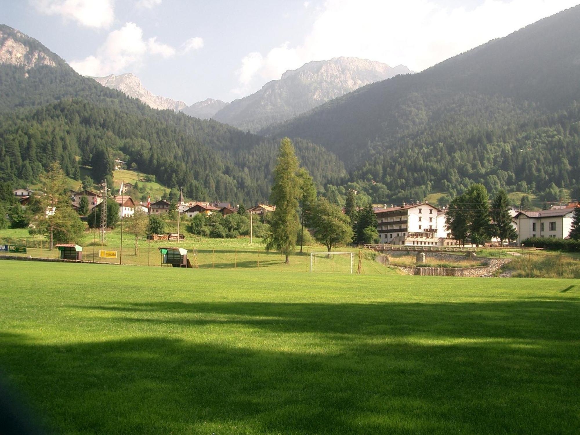 Hotel Davost Forni di Sopra Eksteriør bilde